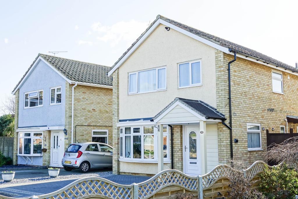 Derwent Grove, Felpham 3 bed detached house £485,000