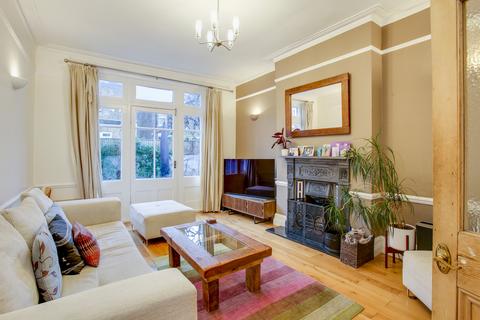 10 Faraday Road, London, W3 6JB