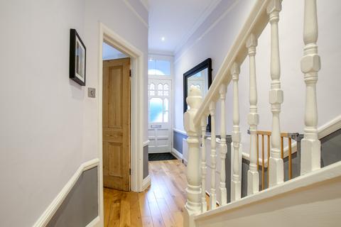 10 Faraday Road, London, W3 6JB