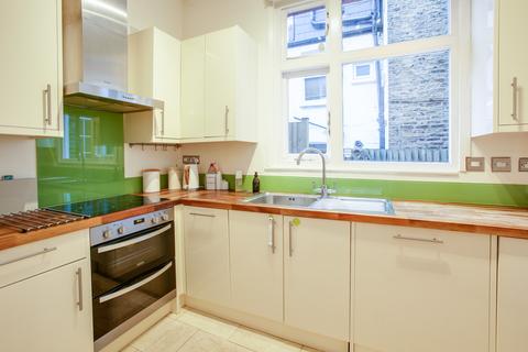 10 Faraday Road, London, W3 6JB