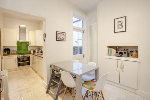 10 Faraday Road, London, W3 6JB