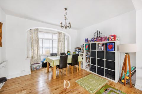 3 bedroom terraced house for sale - Park Avenue