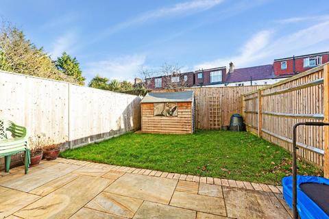 3 Bluebird Close, Raynes Park, London, SW20 0AT