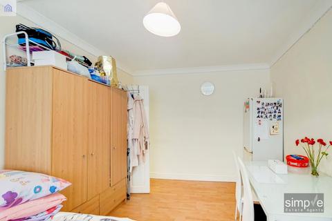 13 Sandow Crescent, Hayes, UB3 4QH