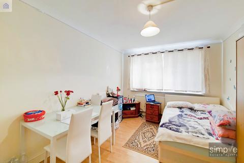 13 Sandow Crescent, Hayes, UB3 4QH