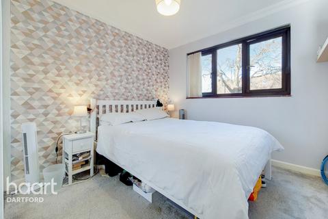 56 Cooper Close, Greenhithe, DA9 9PP