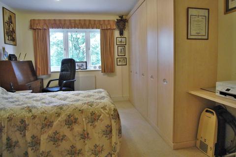 8 Birklands, Storrington, Pulborough, RH20 4BF