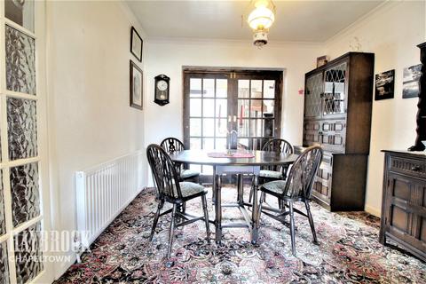 63 Grenfolds Road, Grenoside, Sheffield, S35 8NU