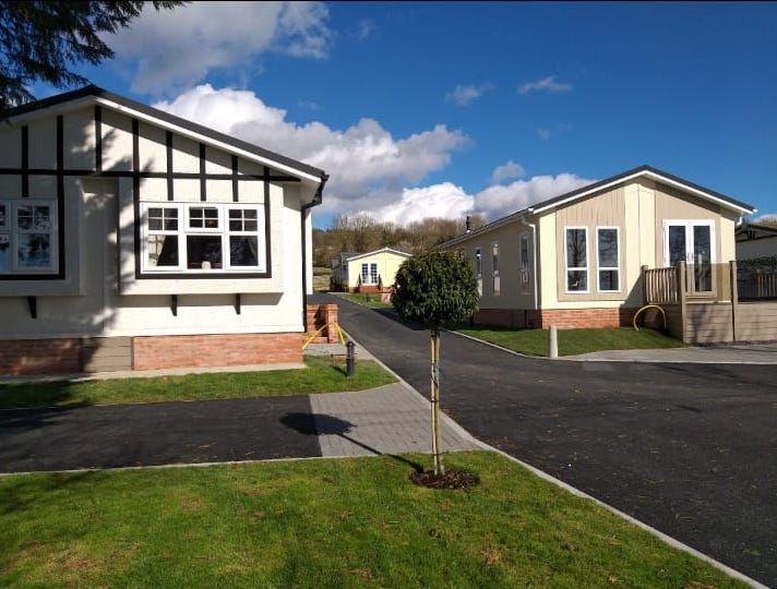 Charing Kent 2 bed park home £279,950