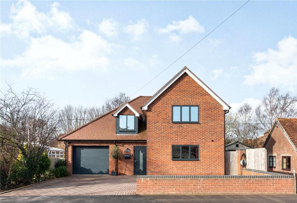 Wantage Road, Great Shefford... 3 bed detached house £575,000