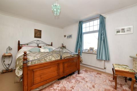 12 Bletchingley Road, Merstham, Redhill, RH1 3PJ