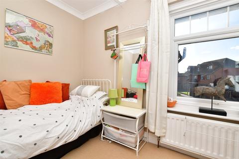 12 Bletchingley Road, Merstham, Redhill, RH1 3PJ