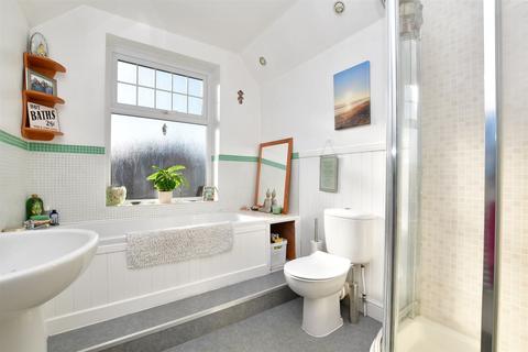 12 Bletchingley Road, Merstham, Redhill, RH1 3PJ