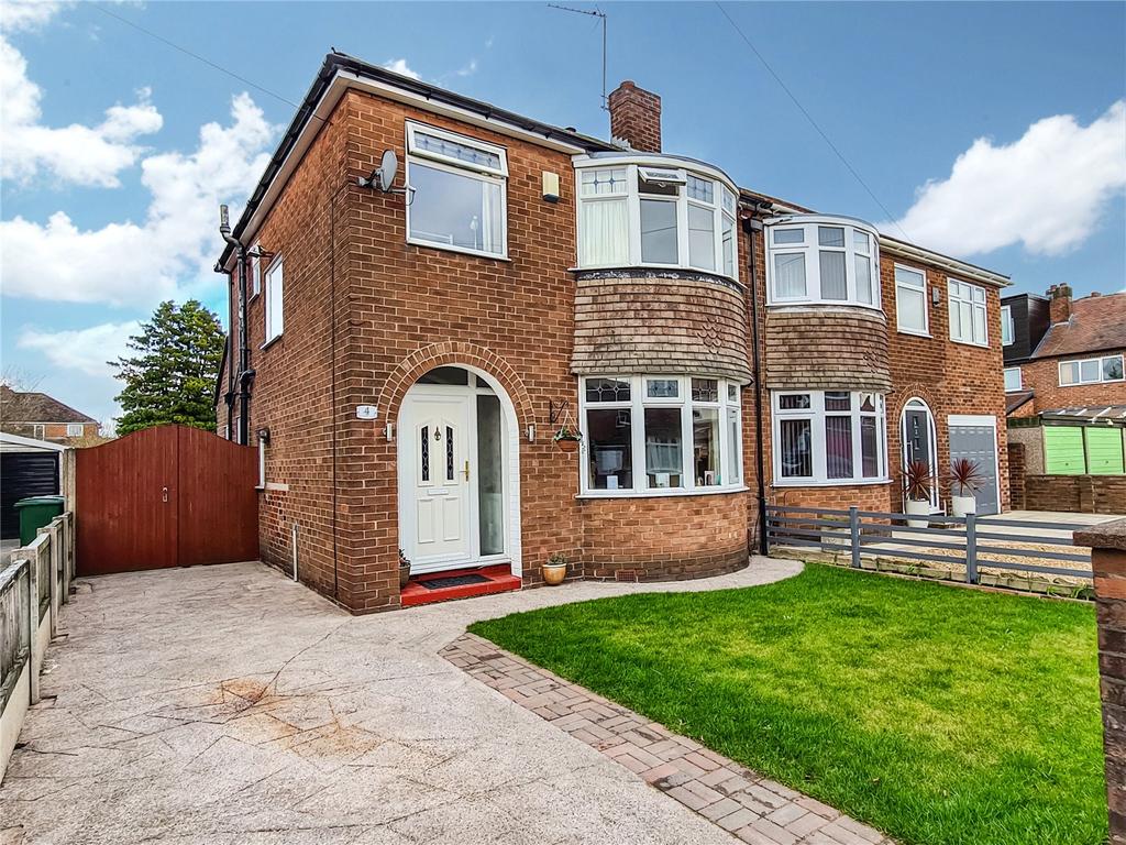 Okehampton Crescent, Sale, M33 3 bed semidetached house for sale £