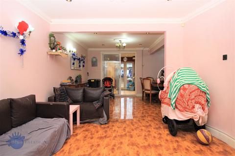 112 Ash Grove, Hounslow, TW5 9DS