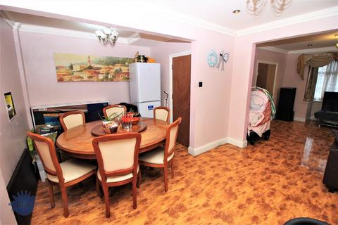 112 Ash Grove, Hounslow, TW5 9DS