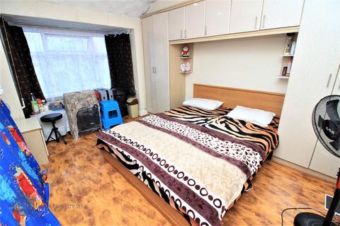 112 Ash Grove, Hounslow, TW5 9DS