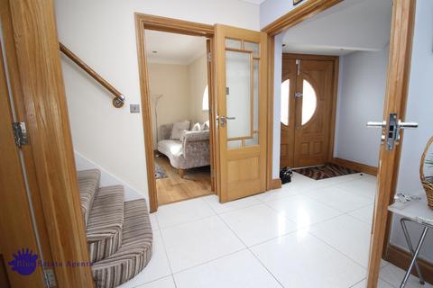 6 North Hyde Lane, Hounslow, TW5 0EQ