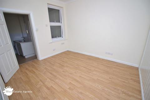 25 Cromwell Road, Hounslow, TW3 3QE