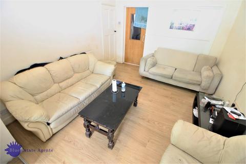 5 The Vale, Hounslow, TW5 9HT