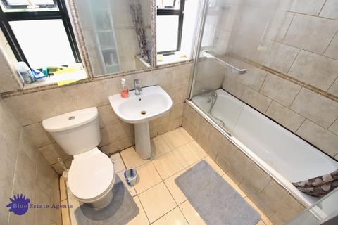 5 The Vale, Hounslow, TW5 9HT