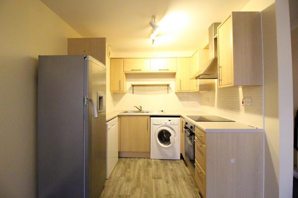 Warwick Road, Solihull B92 2 bed apartment £850 pcm (£196 pw)