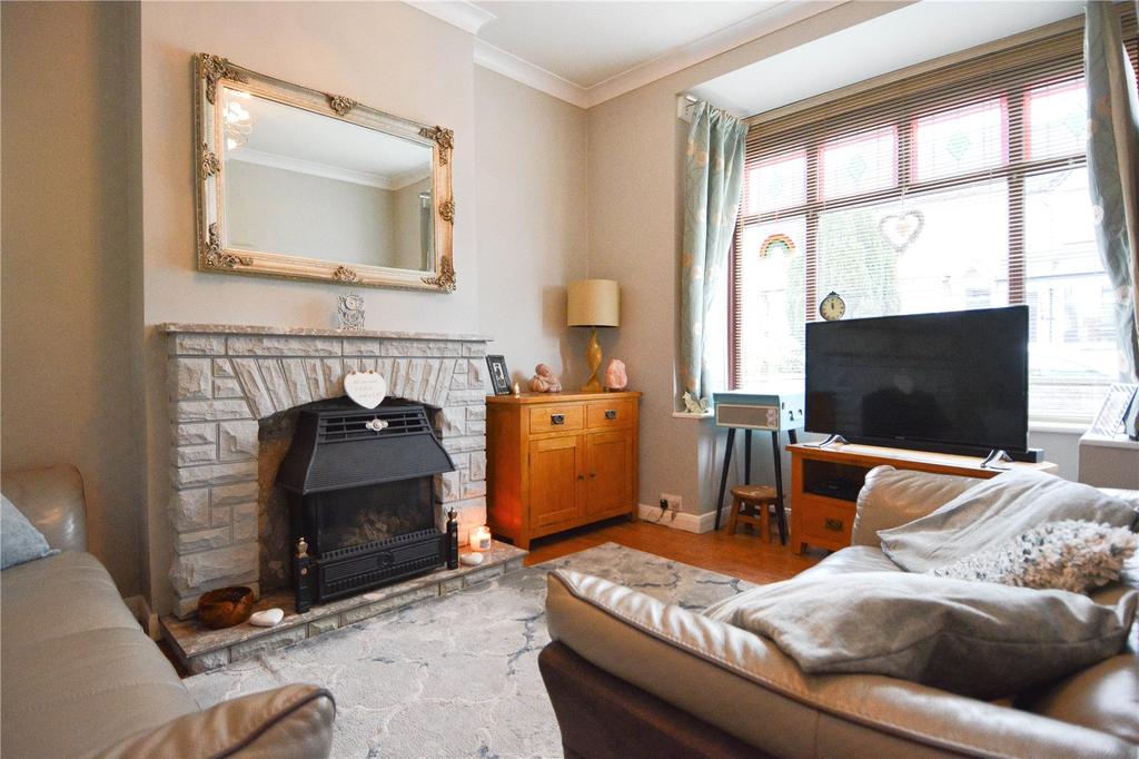 Galton Road, Bearwood, West Midlands... 3 bed end of terrace house £