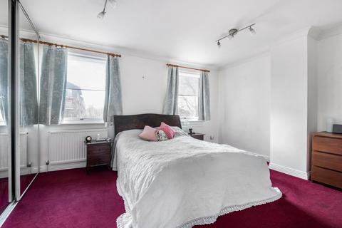 150 Plover Way, London, SE16 7TZ