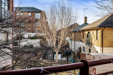 150 Plover Way, London, SE16 7TZ