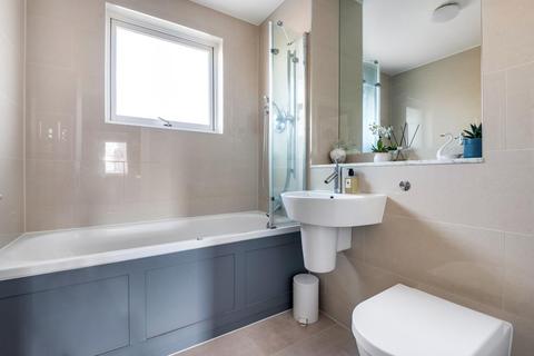150 Plover Way, London, SE16 7TZ