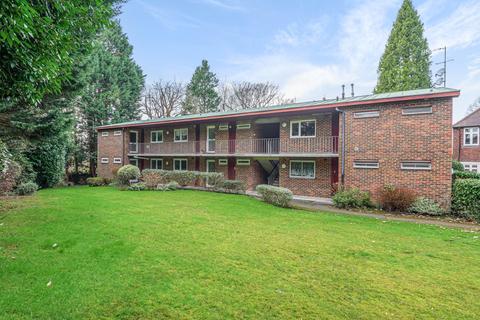 12 Wendela Close, Woking, GU22 7JU