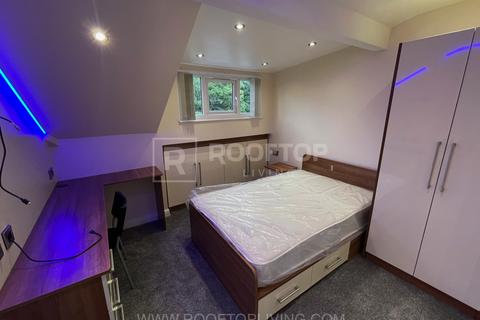 2 bedroom house to rent, Hyde Park Road, Leeds LS6