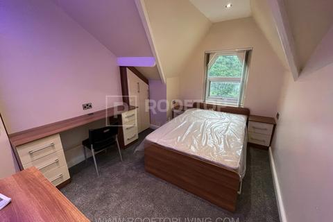 2 bedroom house to rent, Hyde Park Road, Leeds LS6