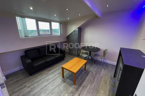 2 bedroom house to rent, Hyde Park Road, Leeds LS6