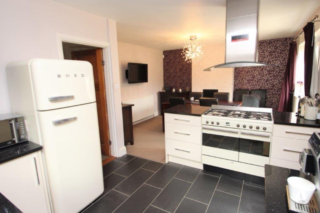 167 Castle Road kitchen new
