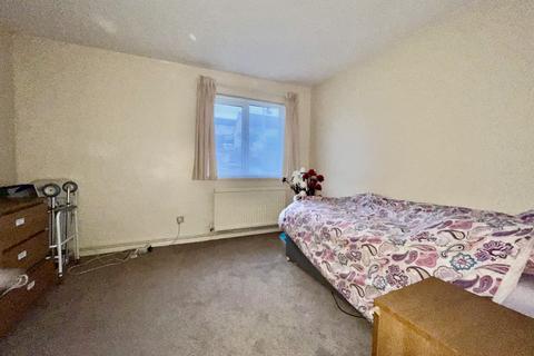 28 Palmerston Drive, Exeter, EX4 2JA