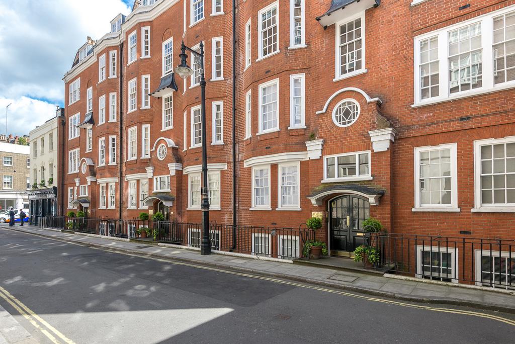 Carrington Street, Mayfair, W1J 1 bed apartment for sale £825,000