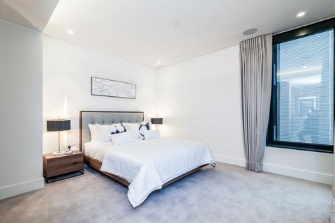 3 bedroom apartment for sale, Rathbone Place, Fitzrovia, W1T