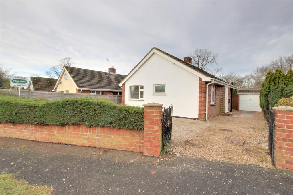 Havant 2 bed detached bungalow for sale £387,500