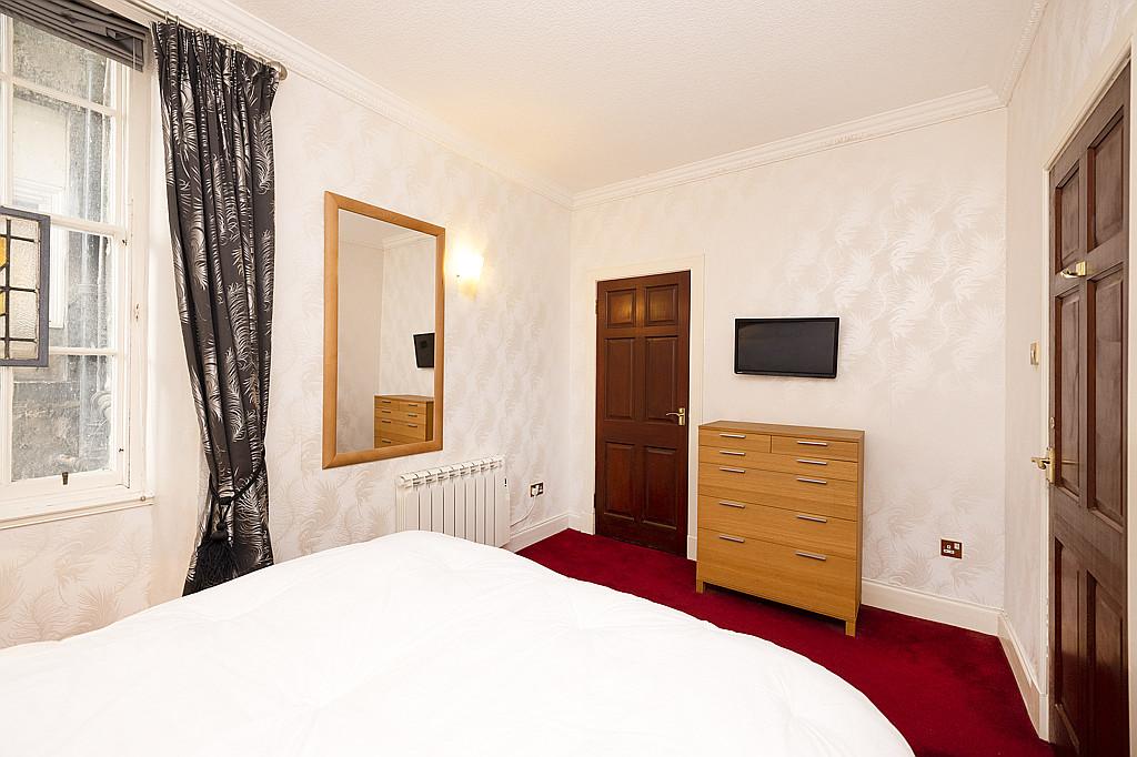 Double Bedroom 1