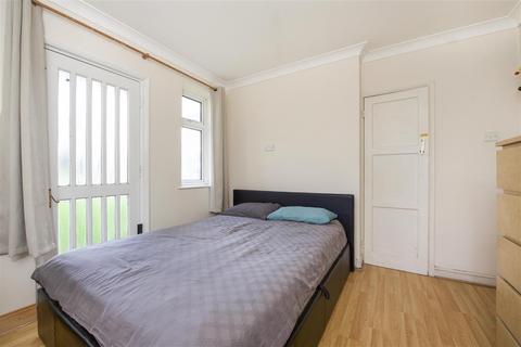 29 Aboyne Drive, London, SW20 0AN