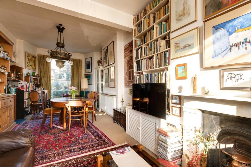 St Pauls Crescent, Camden, London, NW1 3 bed £850,000