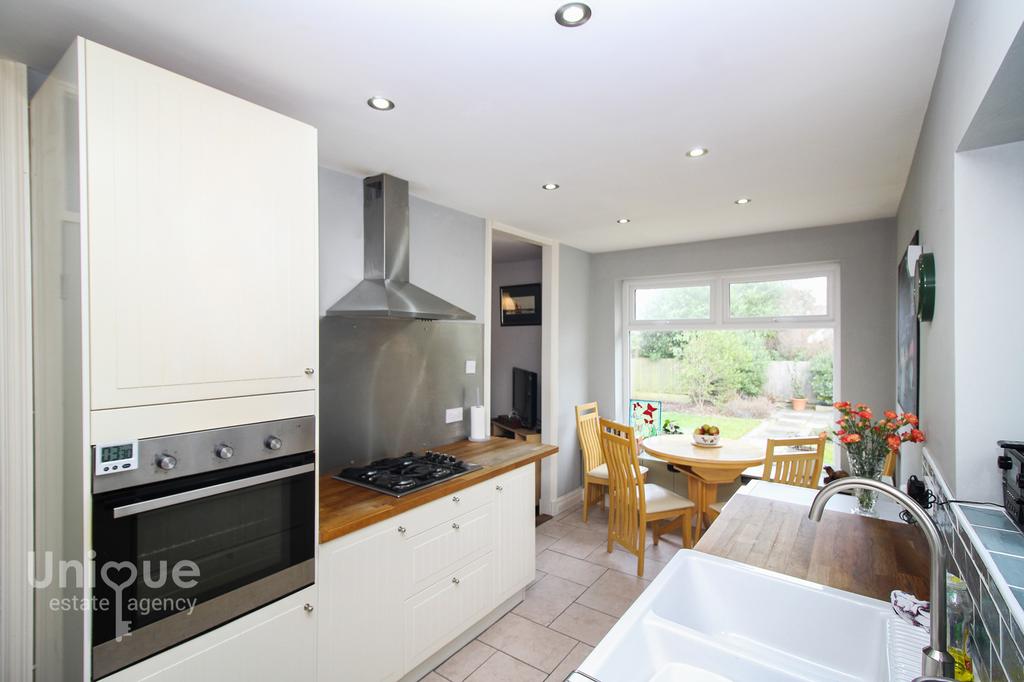 Lomond Avenue, Lytham St. Annes, FY8 2 bed bungalow £229,950