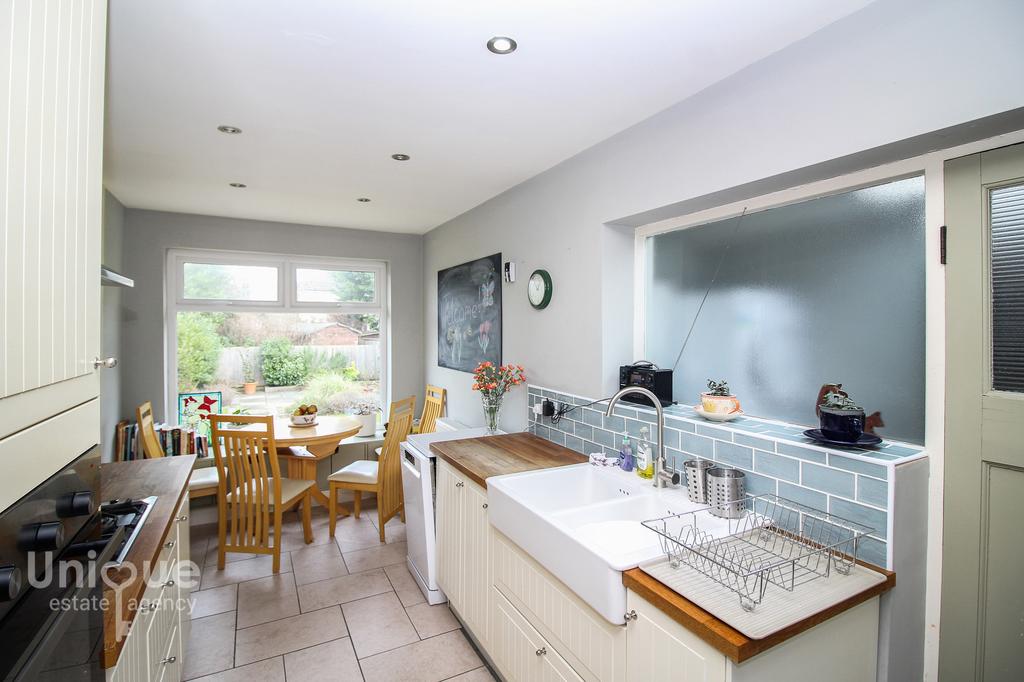 Lomond Avenue, Lytham St. Annes, FY8 2 bed bungalow £229,950