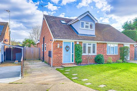 15 Caernarvon Close, Hockley, SS5 4XH