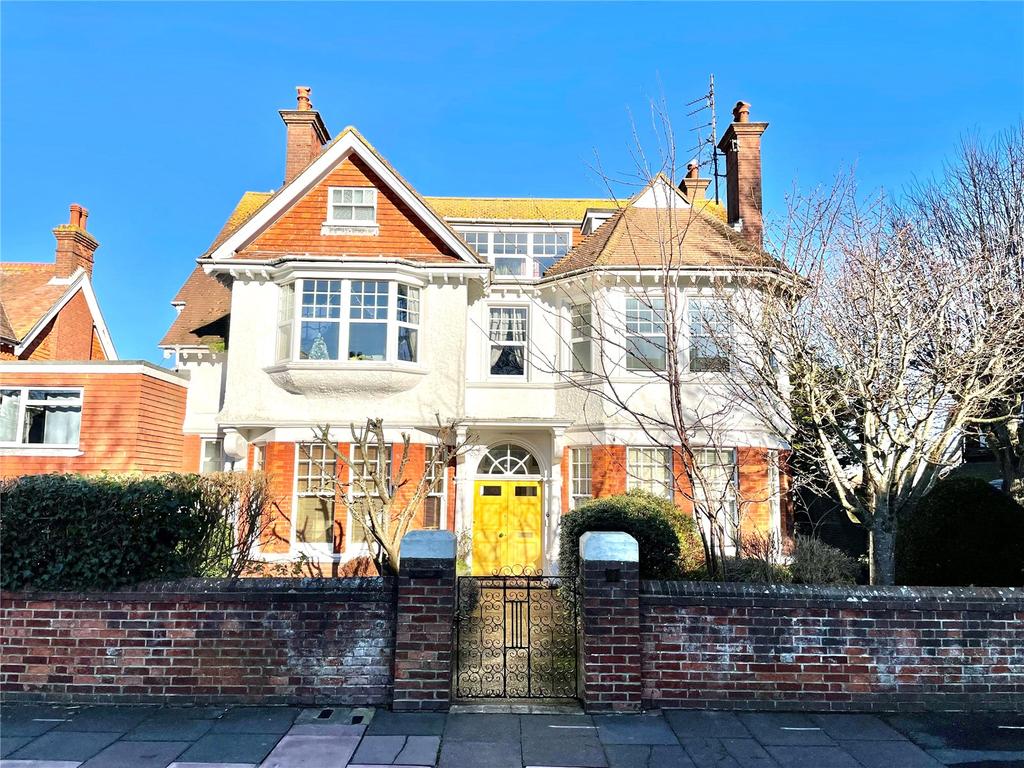 Mill Road, Eastbourne, BN21 5 bed apartment £450,000