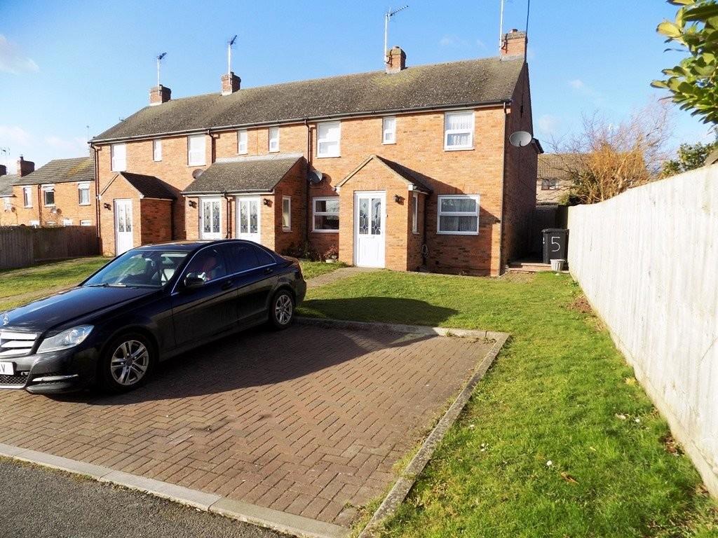 Kingthorn Close, Greens Norton 2 bed end of terrace house £850 pcm (£196 pw)