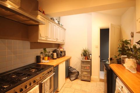 4 bedroom terraced house to rent, Beaconsfield Road, Leicester