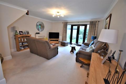 40 The Dell, Great Baddow, Chelmsford, CM2 7JY