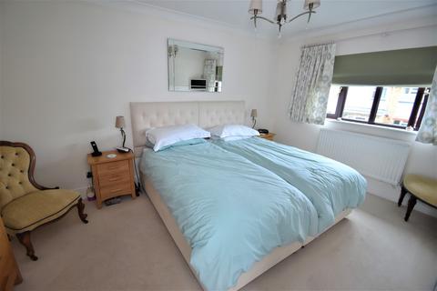 40 The Dell, Great Baddow, Chelmsford, CM2 7JY